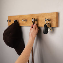 Laden Sie das Bild in den Galerie-Viewer, Garderobenleiste Eiche