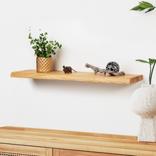 Laden Sie das Bild in den Galerie-Viewer, Baumkanten-Regal Eiche 60cm